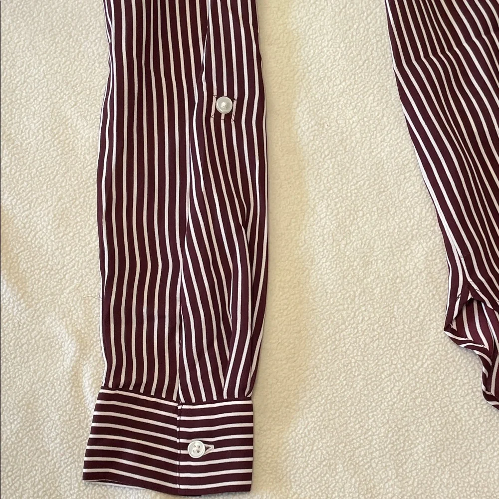 035-Ann Taylor Factory Burgundy and White Striped Blouse - Picture 4 of 9